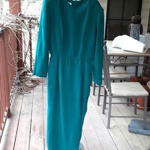 MAGGY LONDON Size 14 100% Silk please look at rear left back shoulder